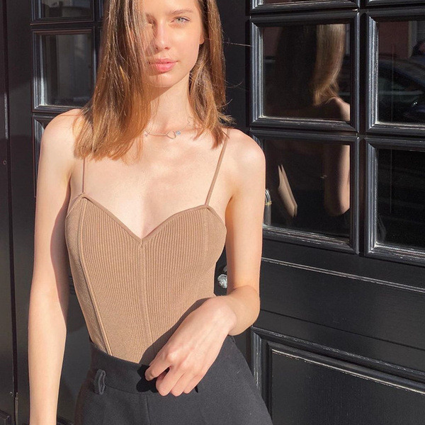 Model simplu de caroserie în culoarea caroseriei