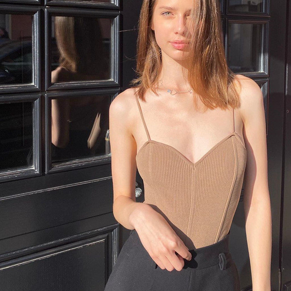 Model simplu de caroserie în culoarea caroseriei