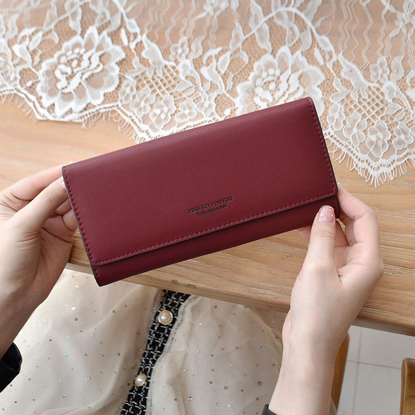 Portofel de dama modern cu inchidere metalica