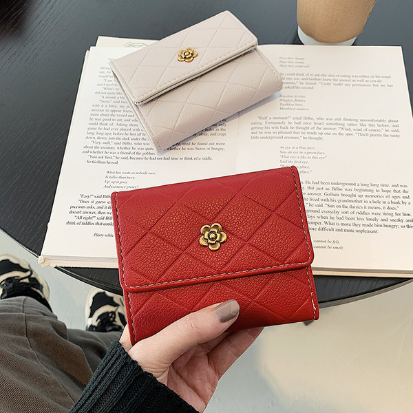 Neljas värvitoonis ruudukujuline naiste nahast rahakott