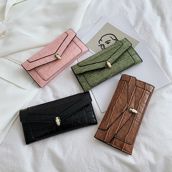 Portofel de dama din piele cu inchidere metalica in mai multe culori