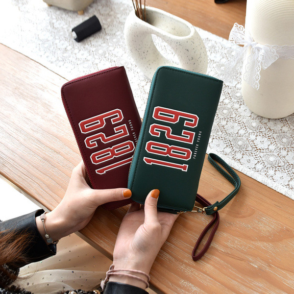 Portofel de dama din piele cu aplicatie si fermoar