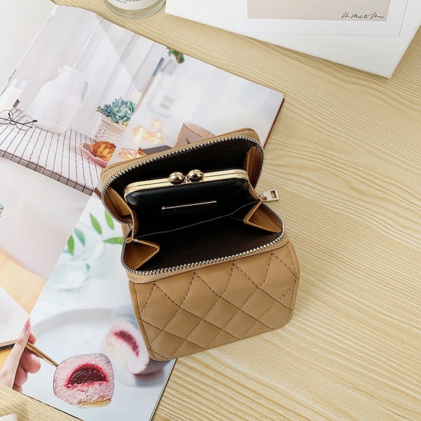 Portofel de dama modern din piele ecologica - model curat