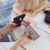 Portofel de dama cu decor si inchidere metalica