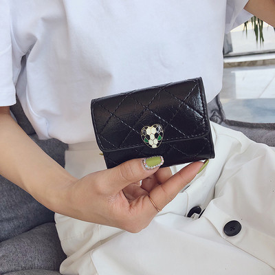 Portofel de dama cu decor si inchidere metalica