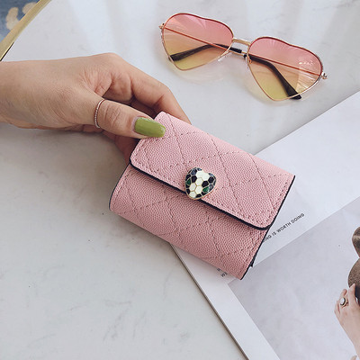 Portofel de dama cu decor si inchidere metalica