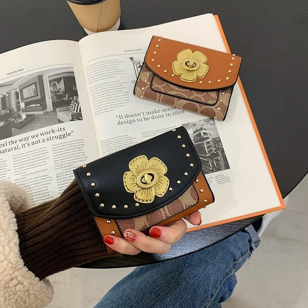 Portofel de dama modern cu floare metalica