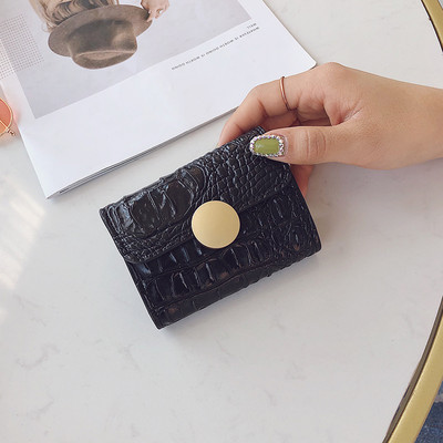 Portofel de dama cu inchidere metalica in diferite culori