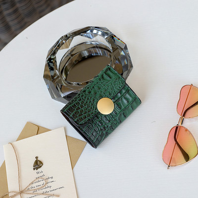 Portofel de dama cu inchidere metalica in diferite culori