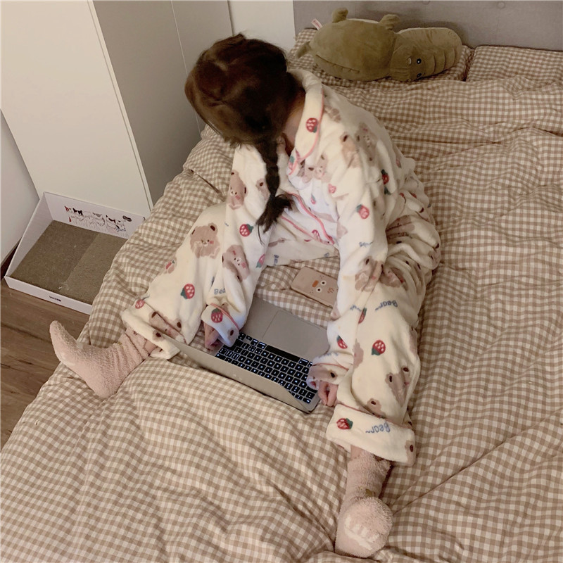 Naiste pidžaama lai mustriga mudel ja nööpidega pluus