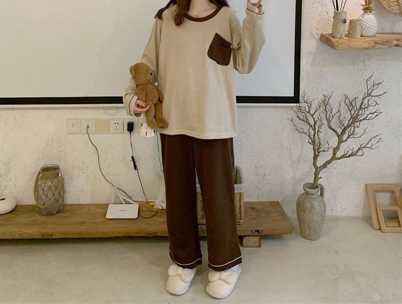 Pijamale dama uni model lat cu decolteu oval