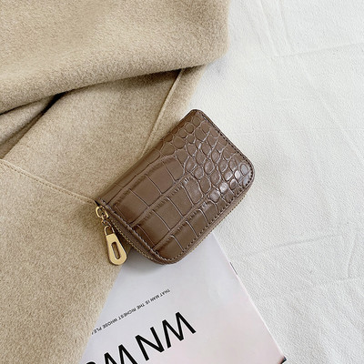 Γυναικείο πορτοφόλι καθημερινό με φερμουάρ από έκο δέρμα