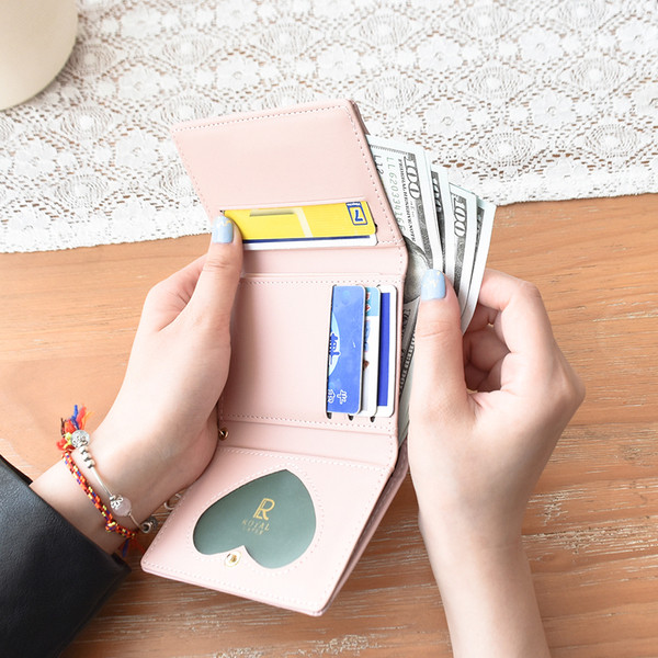 Portofel de dama din piele ecologica cu emblema