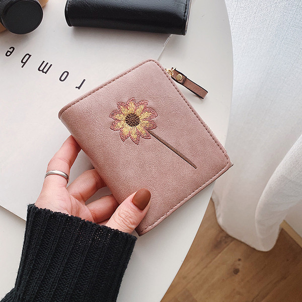 Portofel din piele cu broderie si fermoar