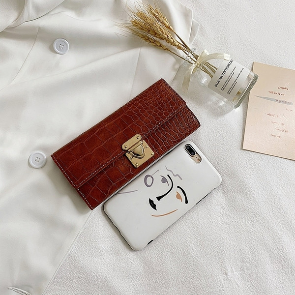 Portofel mare de dama modern din piele ecologica cu inchidere metalica