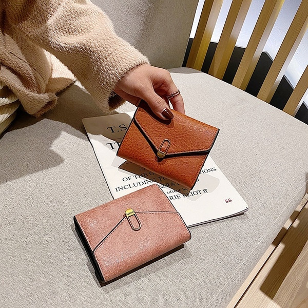 Portofel de dama simplu din piele ecologica cu inchidere metalica