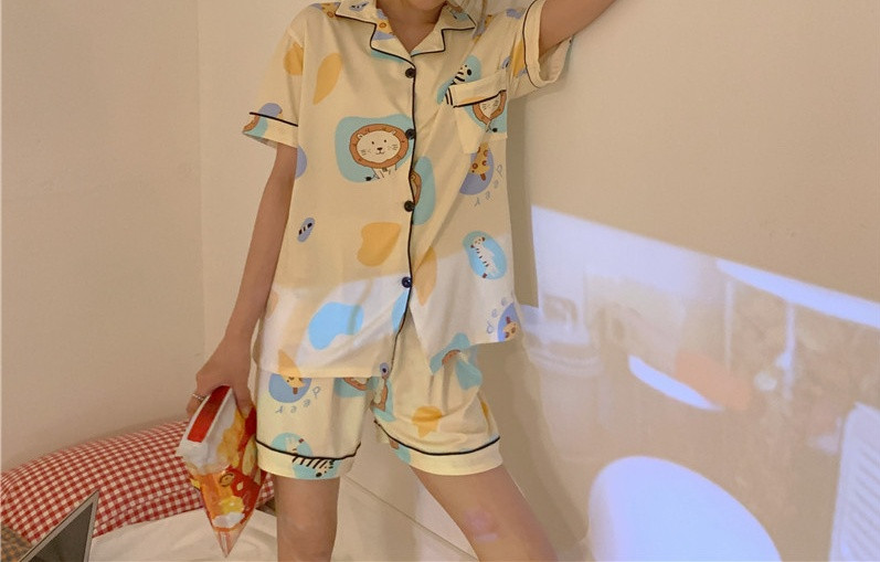 Pijamale scurte de dama actuale in trei modele