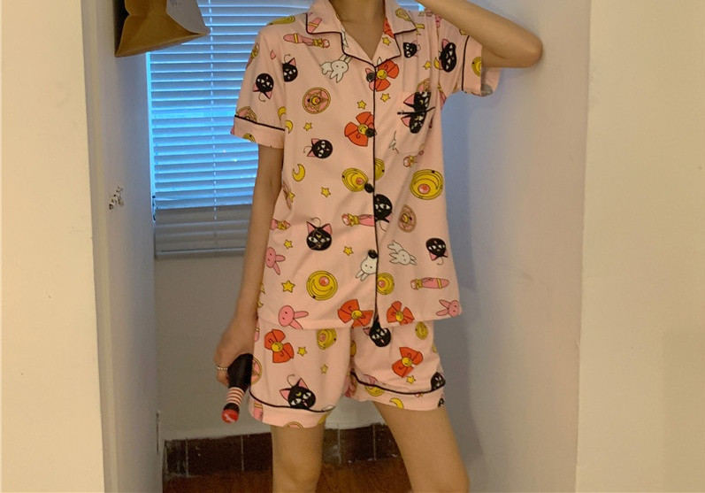 Pijamale scurte de dama actuale in trei modele