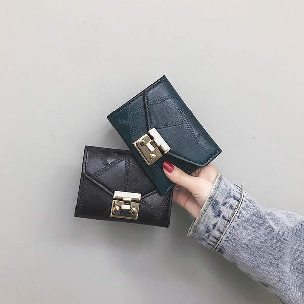 Portofel de dama modern cu catarama metalica