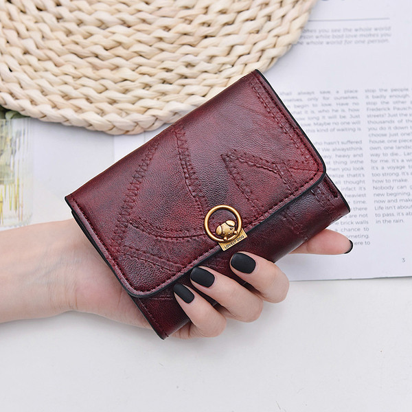 Portofel de dama in stil retro cu catarama