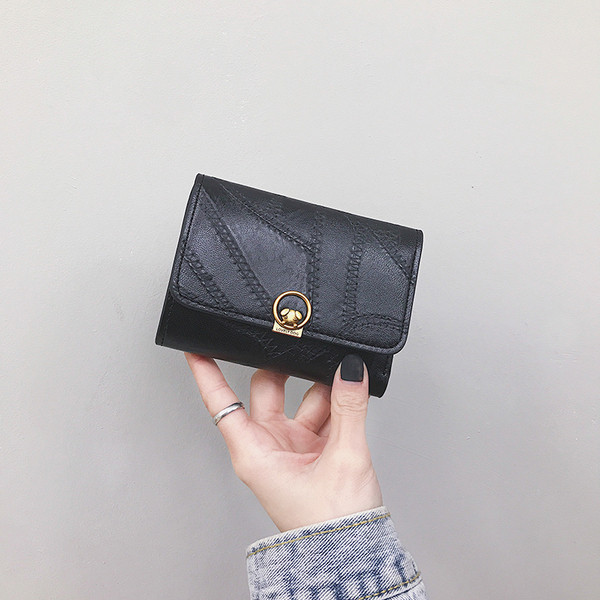 Portofel de dama in stil retro cu catarama