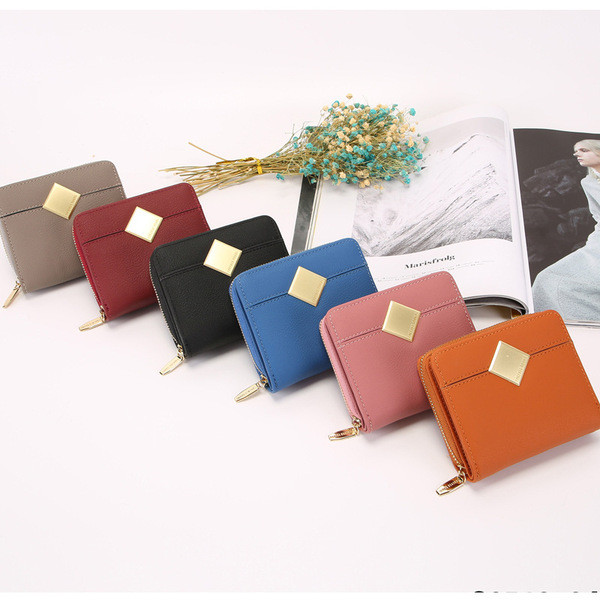 Portofel de dama cu fermoar si element metalic