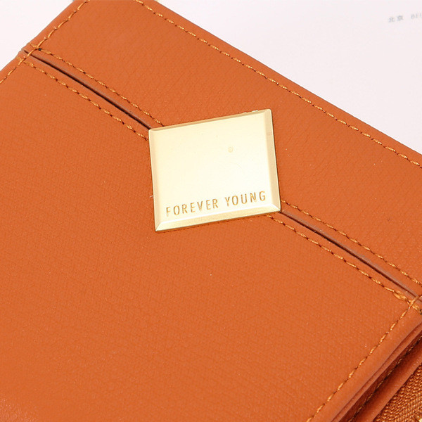 Portofel de dama cu fermoar si element metalic