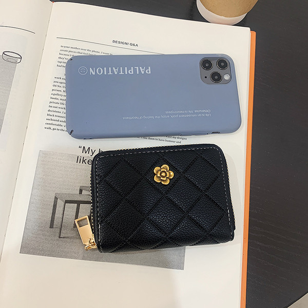 Naiste igapäevane rahakott luku ja metallelemendiga