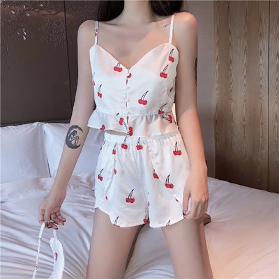 Pijamale scurte moderne de damă dintr-un maiou și pantaloni cu model