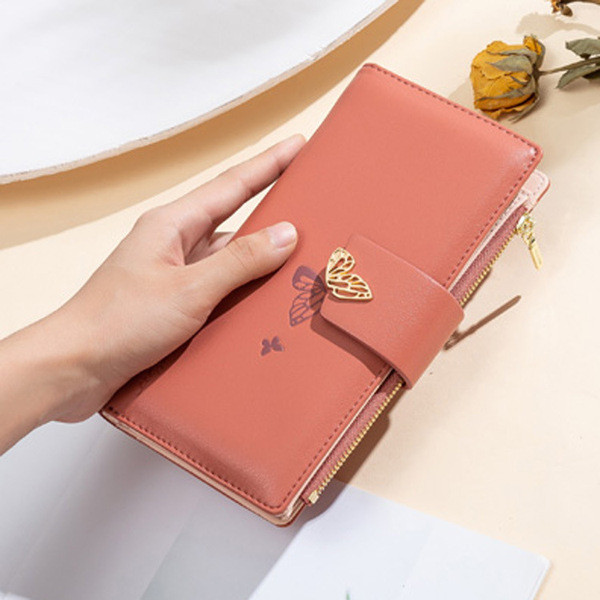 Naiste nahast rahakott metallist kaunistuse ja lukuga