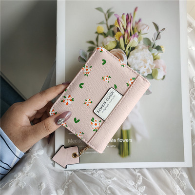 Öko-nahast valmistatud naiste vabaaja rahakott lillelise trükiga