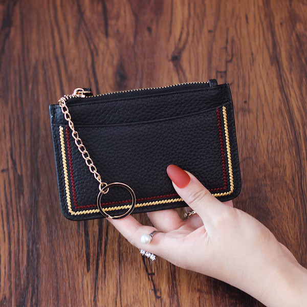 Portofel de dama din piele cu fermoar si lant metalic in mai multe culori