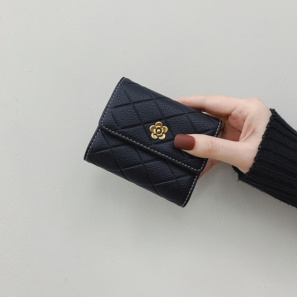 Portofel de dama din piele de ultimă generație cu închidere