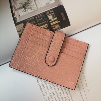 Naiste nahast rahakott erinevates värvides