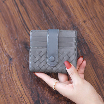 Naiste nahast rahakott kaarditaskuga mitmes värvitoonis