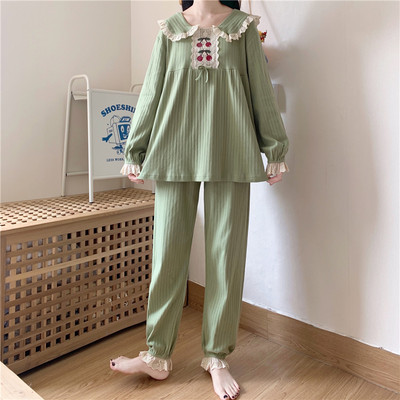 Naiste pidžaamad pikkadest pükstest ja tikandiga pluus