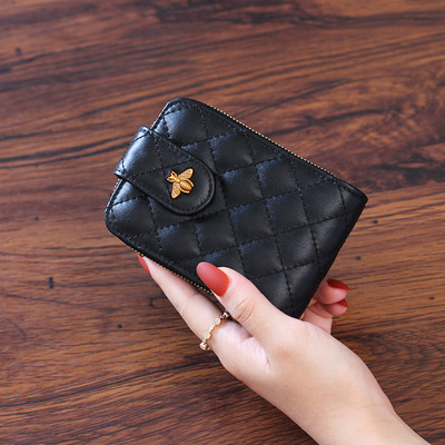 Naiste rahakott ja ruum mitmes värvitoonis karaatidele