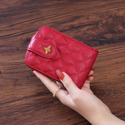 Naiste rahakott ja ruum mitmes värvitoonis karaatidele