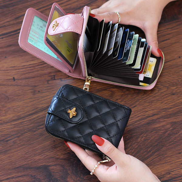 Naiste rahakott ja ruum mitmes värvitoonis karaatidele