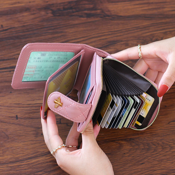 Naiste rahakott ja ruum mitmes värvitoonis karaatidele