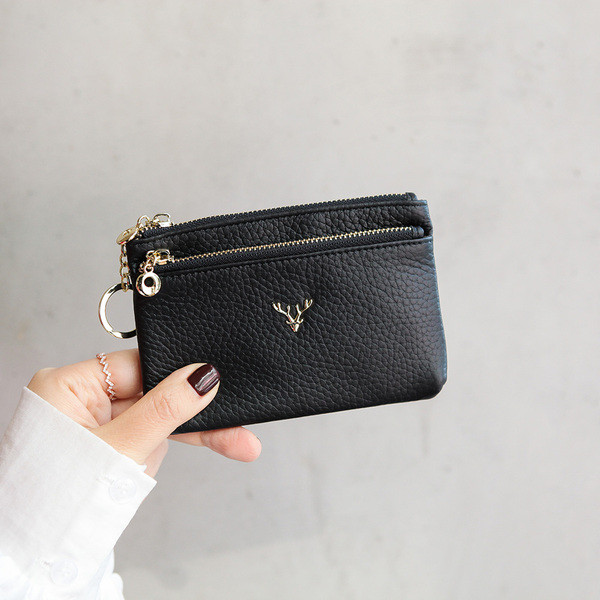 Naiste vabaaja nahast rahakott metallist kaunistuse ja lukuga