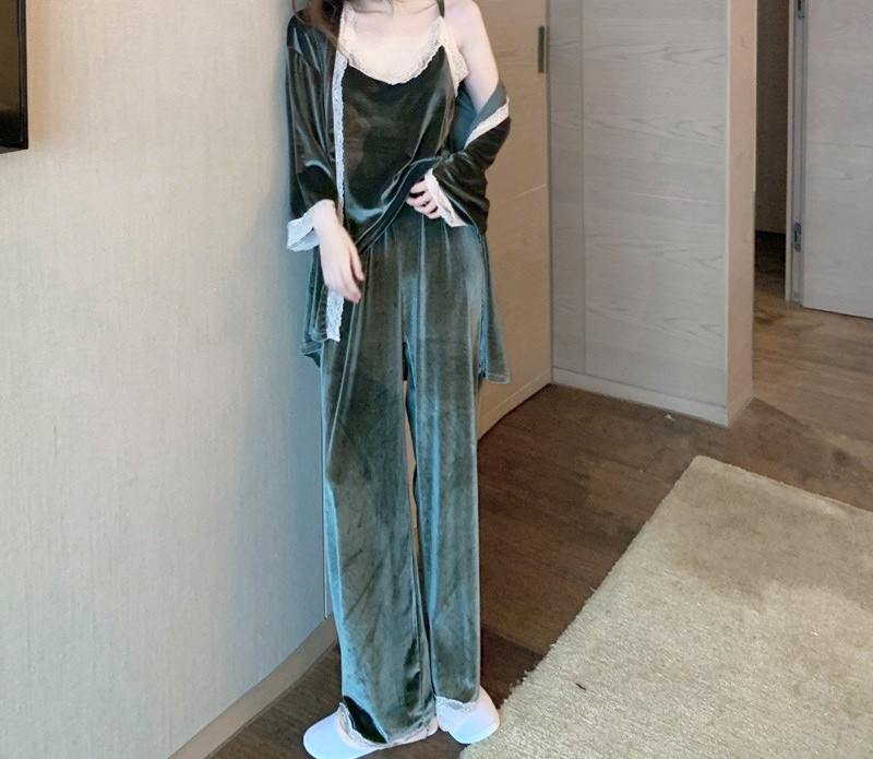 Moodne naiste pikad pidžaamad danetlaga kolmes osas