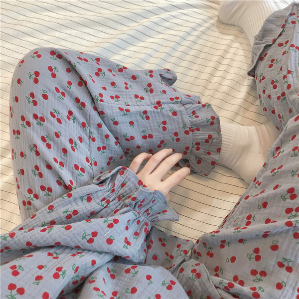 Női pizsama hosszú modell mintával