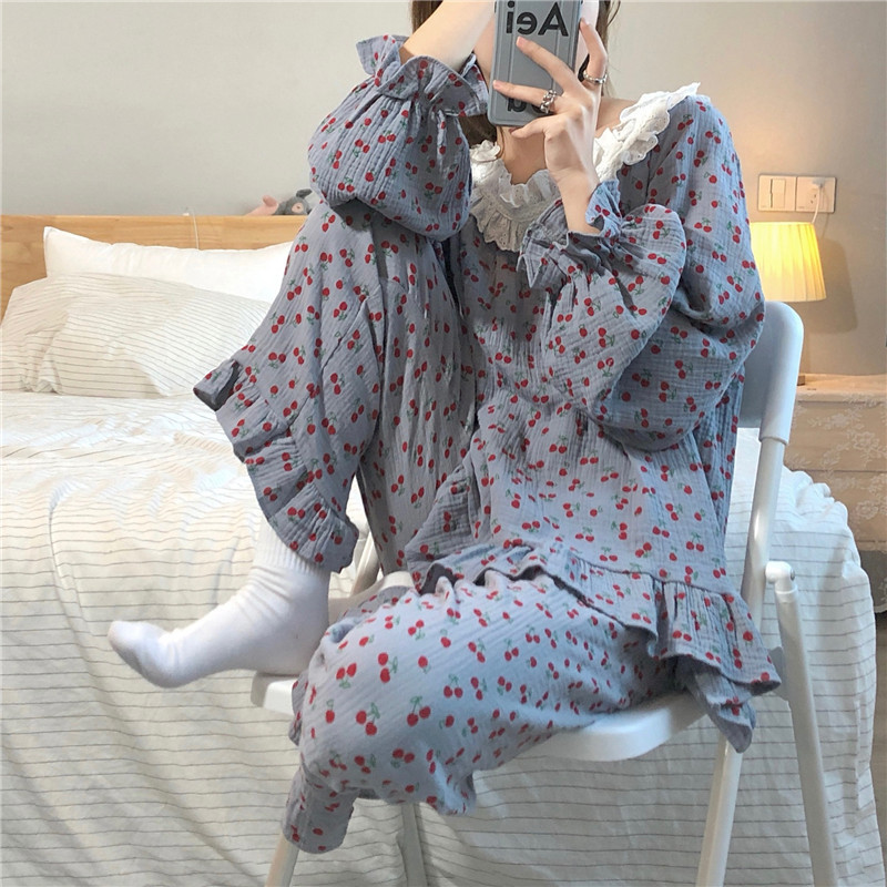 Női pizsama hosszú modell mintával