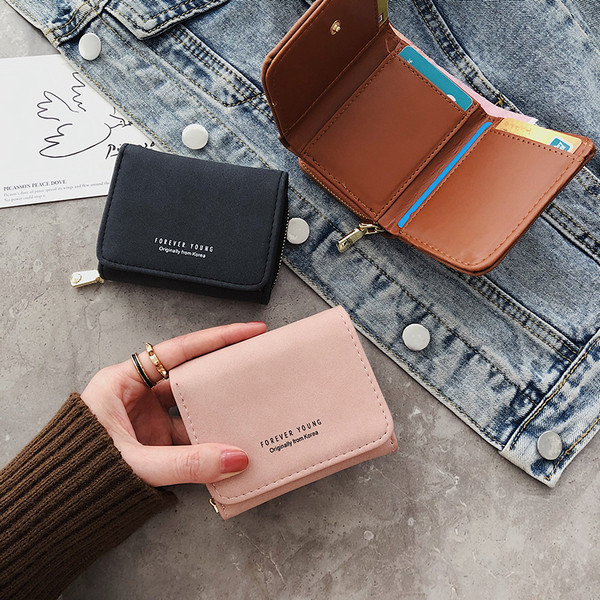 Portofel de dama din piele cu inscriptie