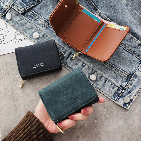 Portofel de dama din piele cu inscriptie