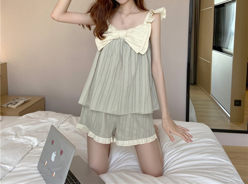 Γυναικεία πιτζάμες σορτς και φανελάκι