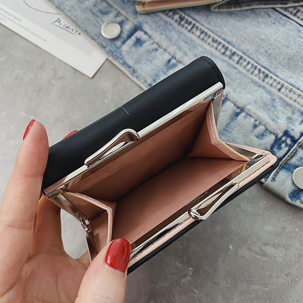 Nappali női bőr pénztárca rátéttel