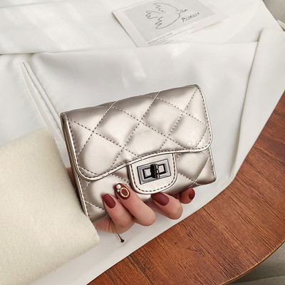 Ženski mali novčanik sa metalnom kopčom