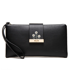 Дамски кожен портфейл с апликация цвете